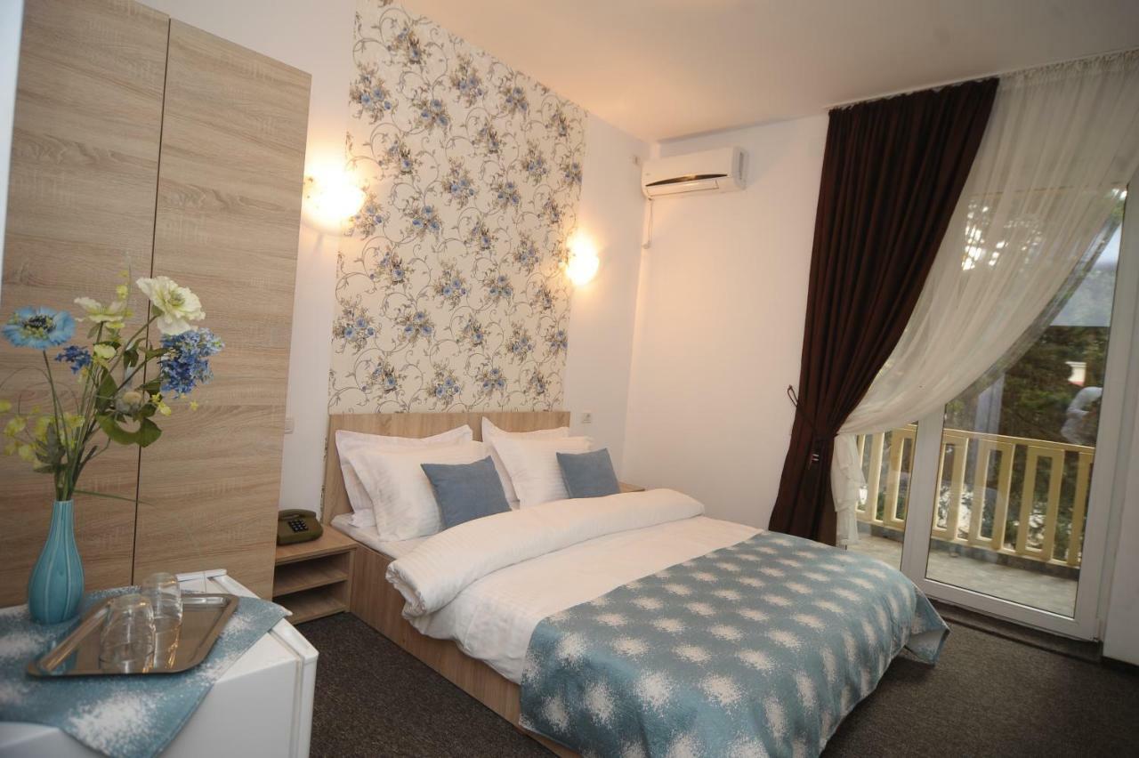 Hotel Pinguin Эфорие Норд Экстерьер фото