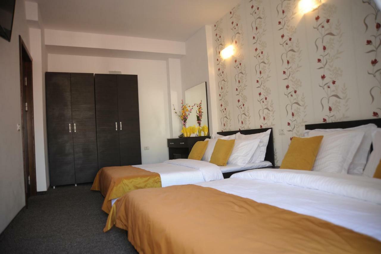 Hotel Pinguin Эфорие Норд Экстерьер фото